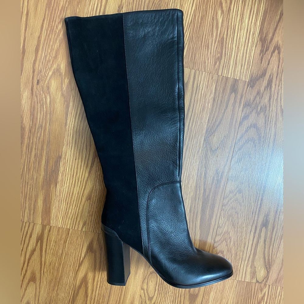 Katherine Kelly boots